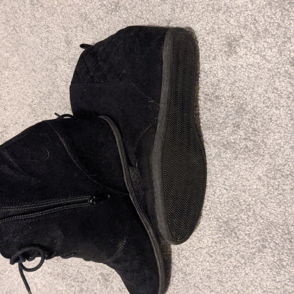 Black heeled booties - Picture 5 of 5